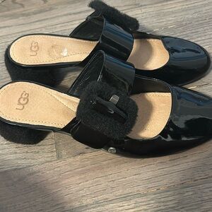 Ugh black little pumps slip on size 8